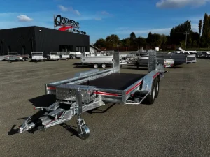 Ground-level equipment carrier (low slope) with electric pump