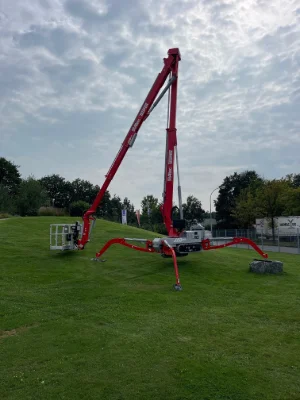 Articulated tracked aerial platform LEO24GT